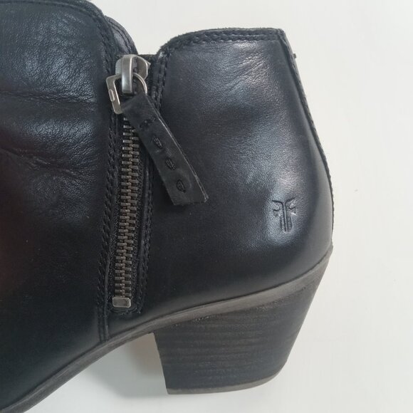 Frye Women's Judith Black Leather Ankle Booties Side Zippers Block Heel Size 8.5 - Picture 13 of 16